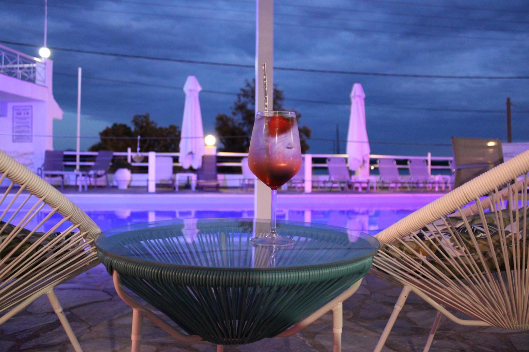 Tropicana Inn Nydri  Buitenkant foto